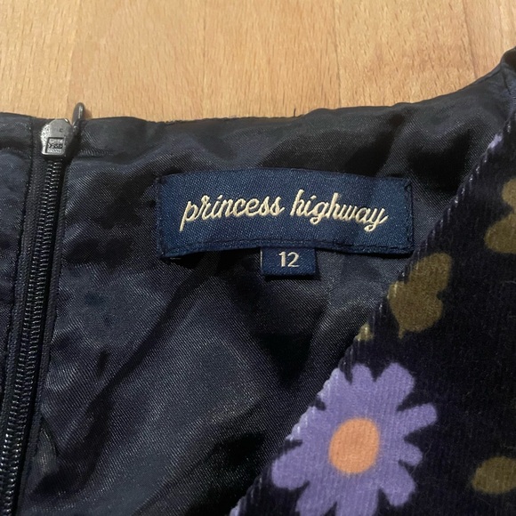 Mini floral dress size 12 - Picture 2 of 2